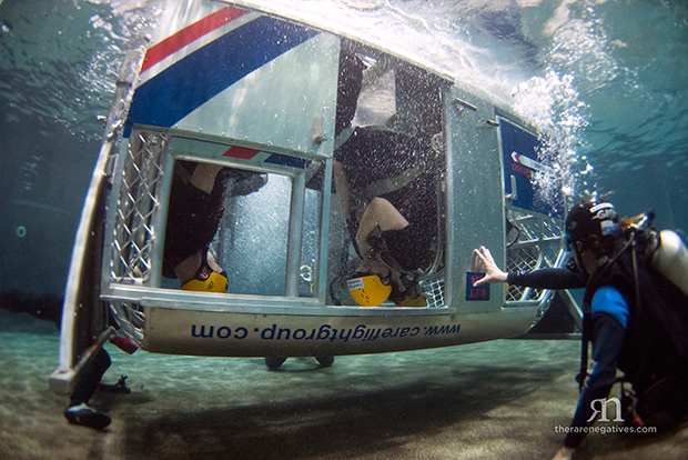 helicopter-underwater-escape-training-in-pool