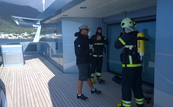 Aviation emergency and fire fighting training for ships crews